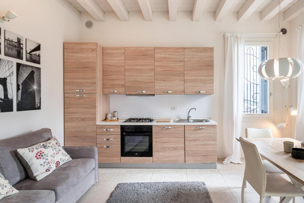 Corte Cappuccina 14 Elegant Apt Con Parcheggio! Padua Exterior foto